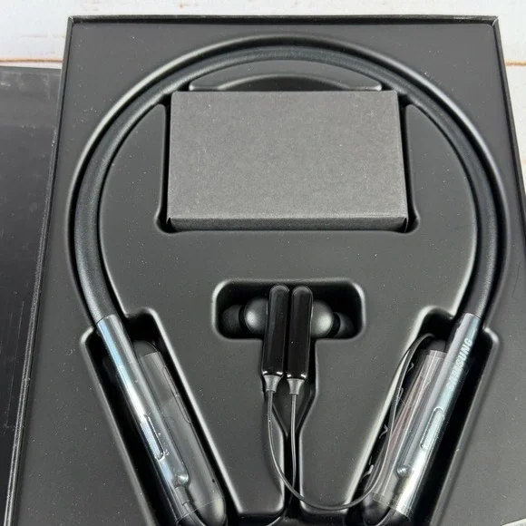Samsung U Flex Headphones Black Bluetooth Wireless Neckband EO‑BG950 Open Box